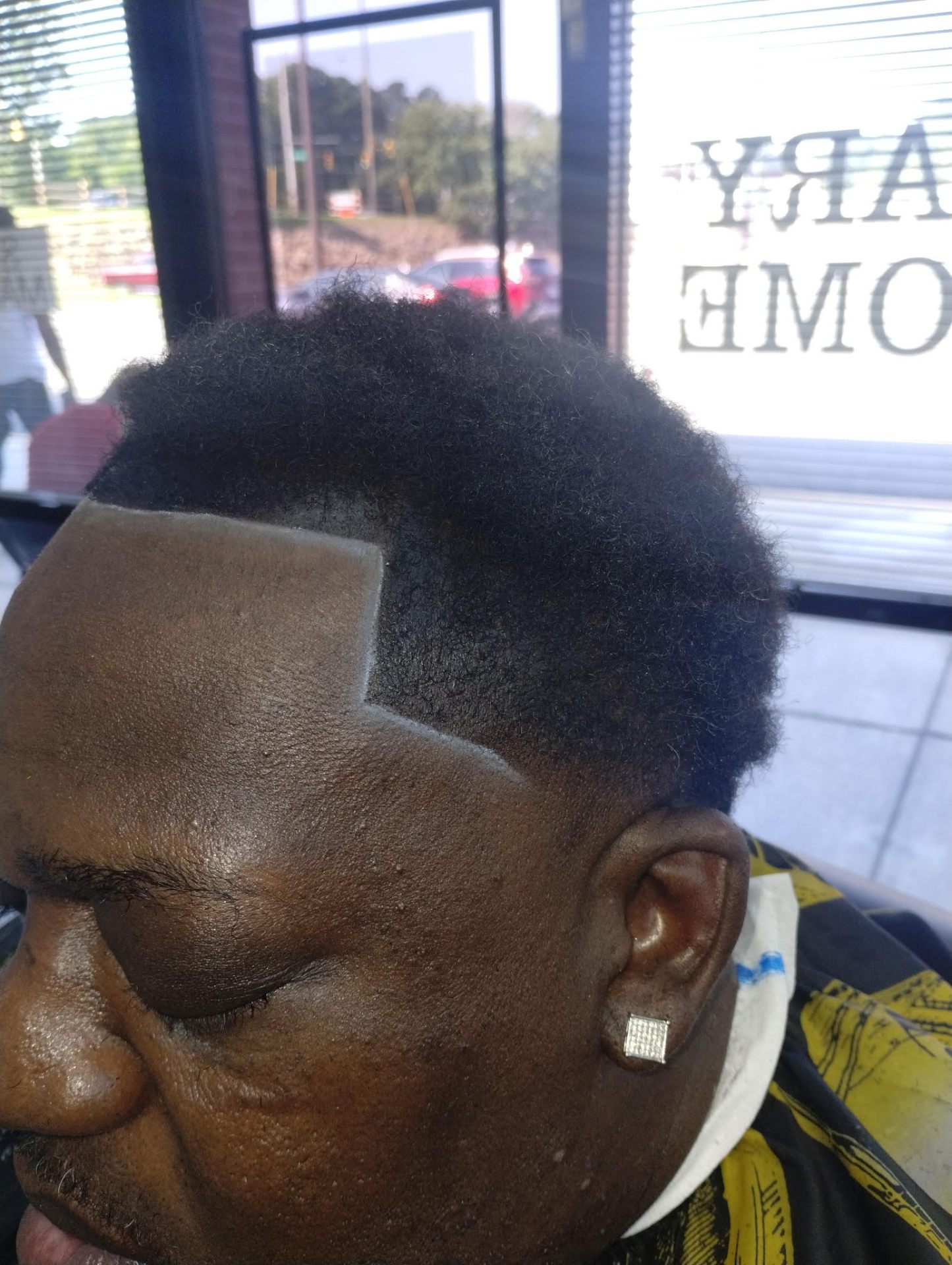 Sharp square lineup with natural top by Style Masterz